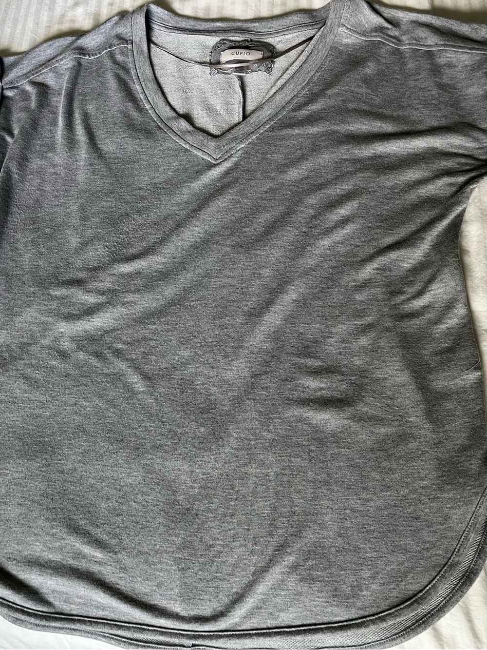 Cupio Light Gray V-Neck Top
